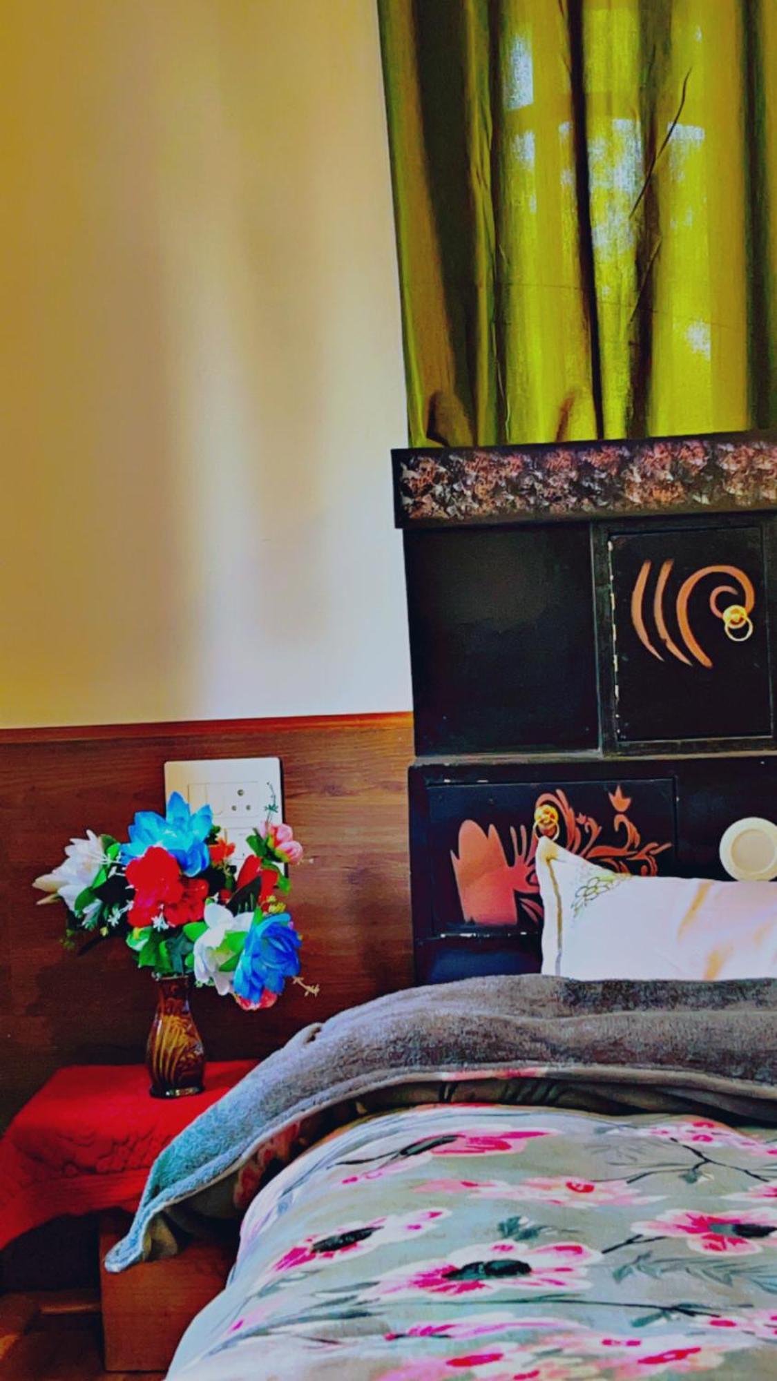 Guest house Everest