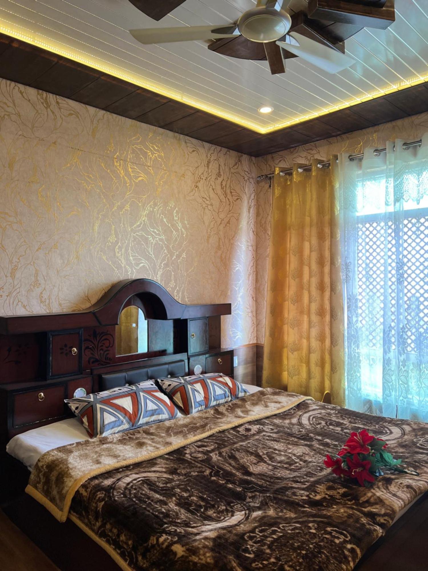 Everest Guest house *