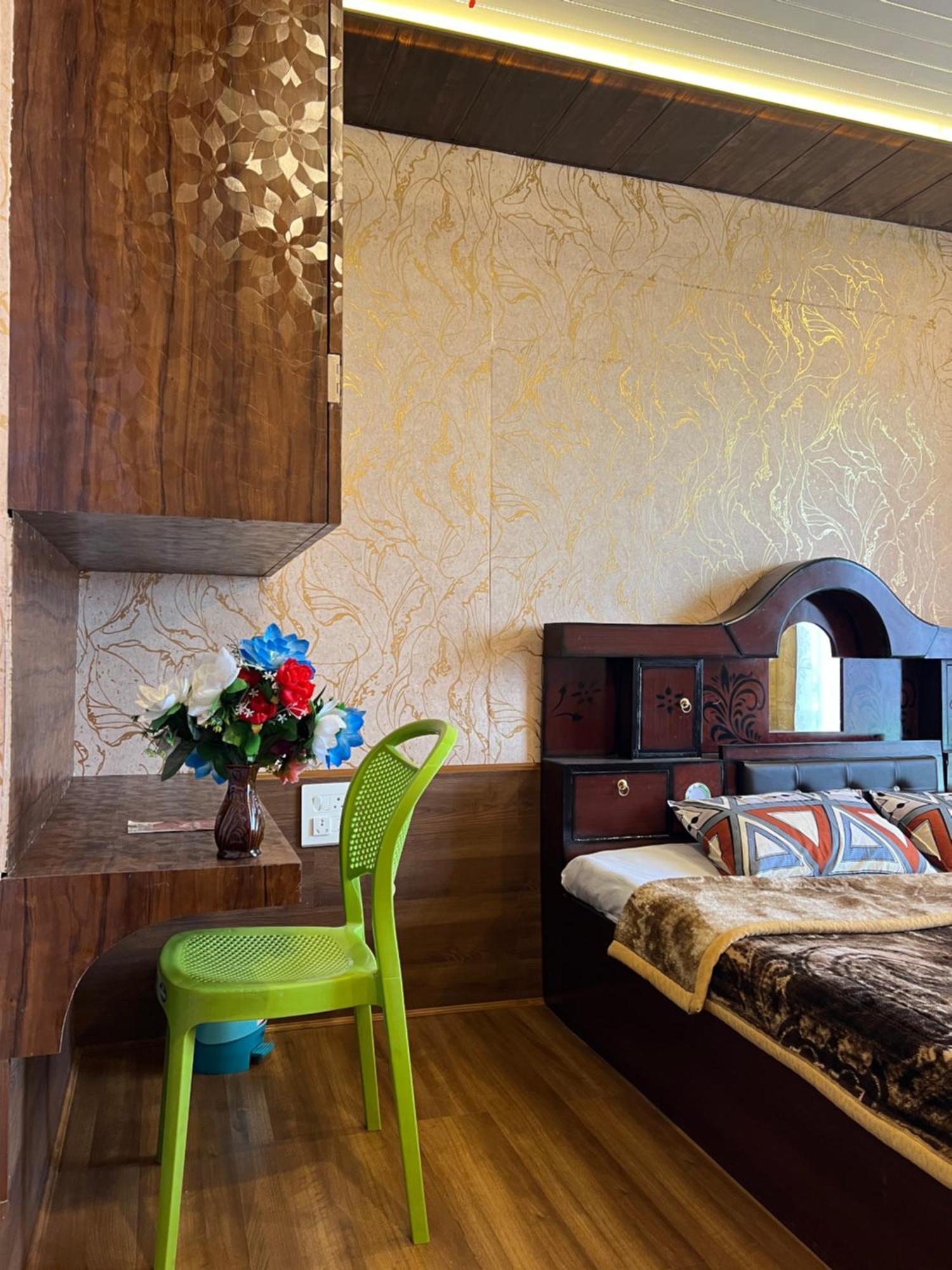 Guest house Everest *
