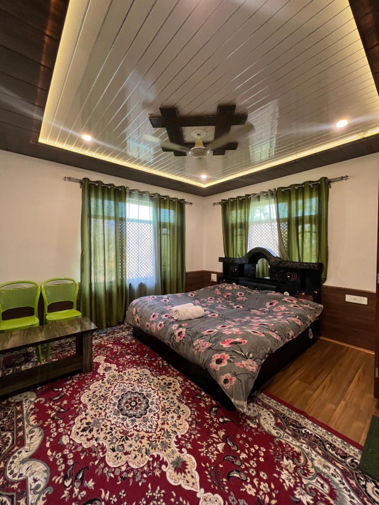 Everest Guest house