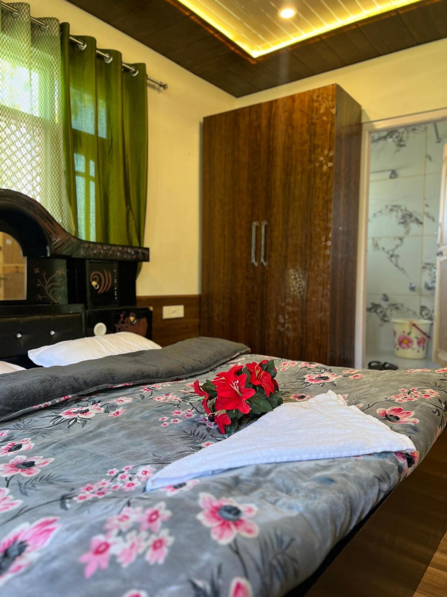 Everest Guest house *
