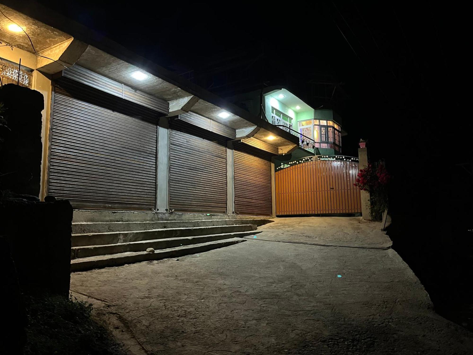 Guest house Everest