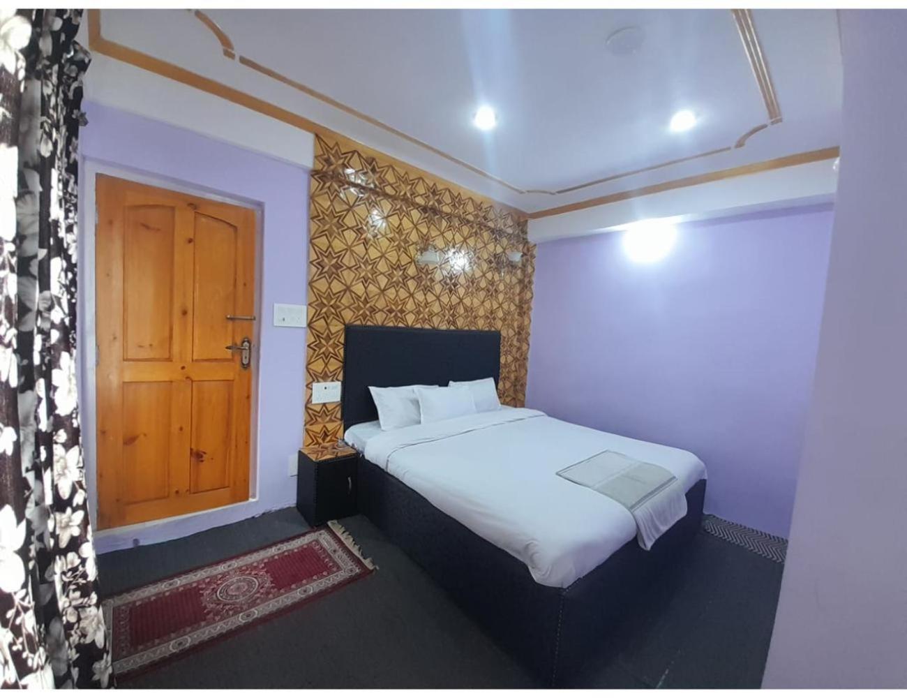 Homestay New Kashmir Inn, Gulmarg