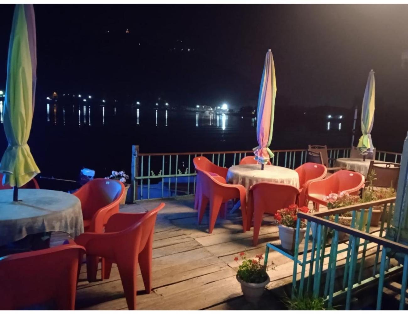 Homestay New Kashmir Inn, *