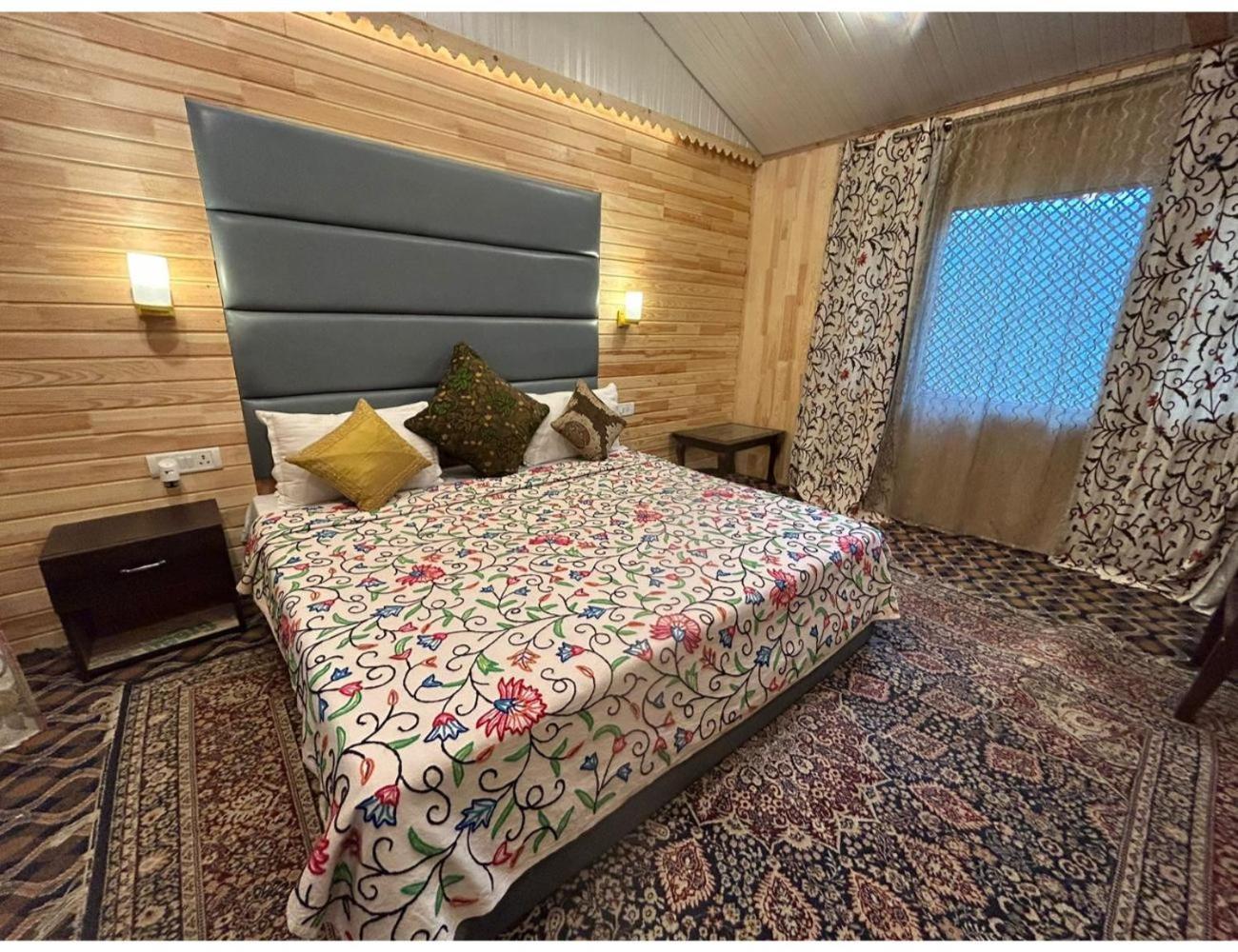 Homestay New Kashmir Inn, Gulmarg