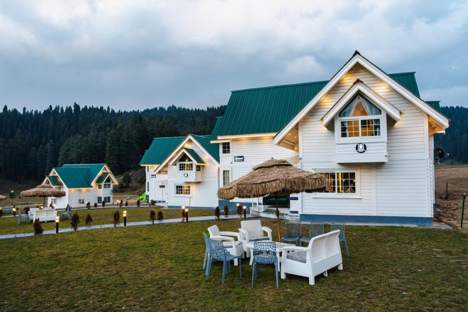 Hotel Green Rooms Resort