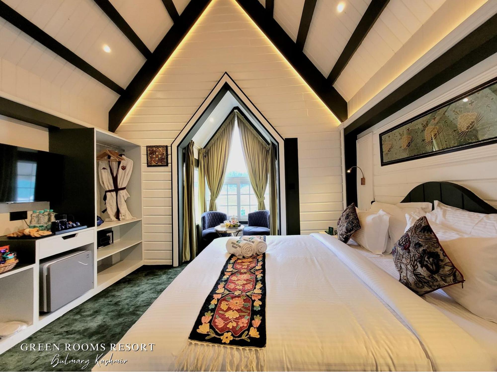 Green Rooms Resort Hotel 4*