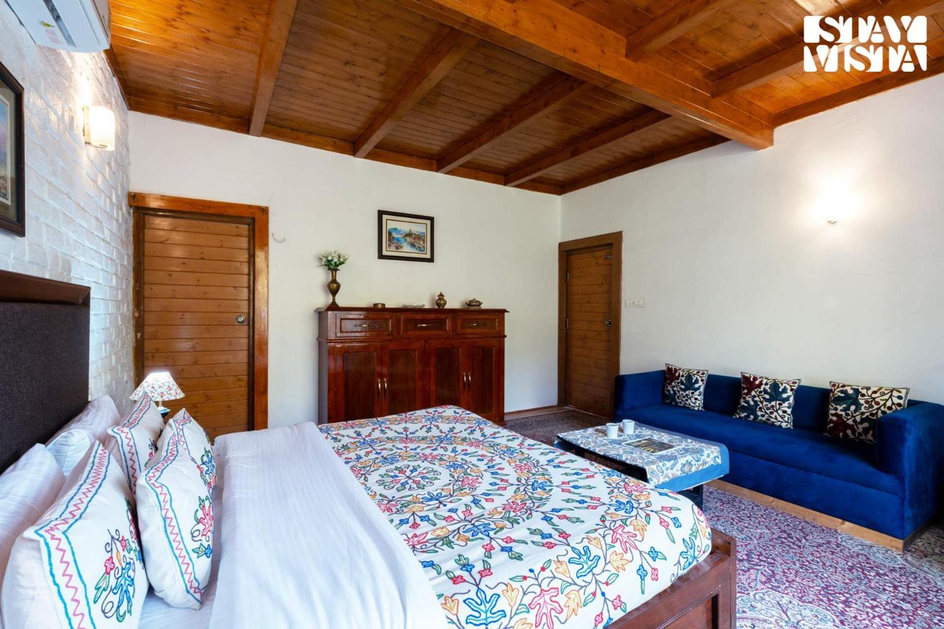 Stayvista At Crystal Creek 2br In With Free Breakfast Gulmarg