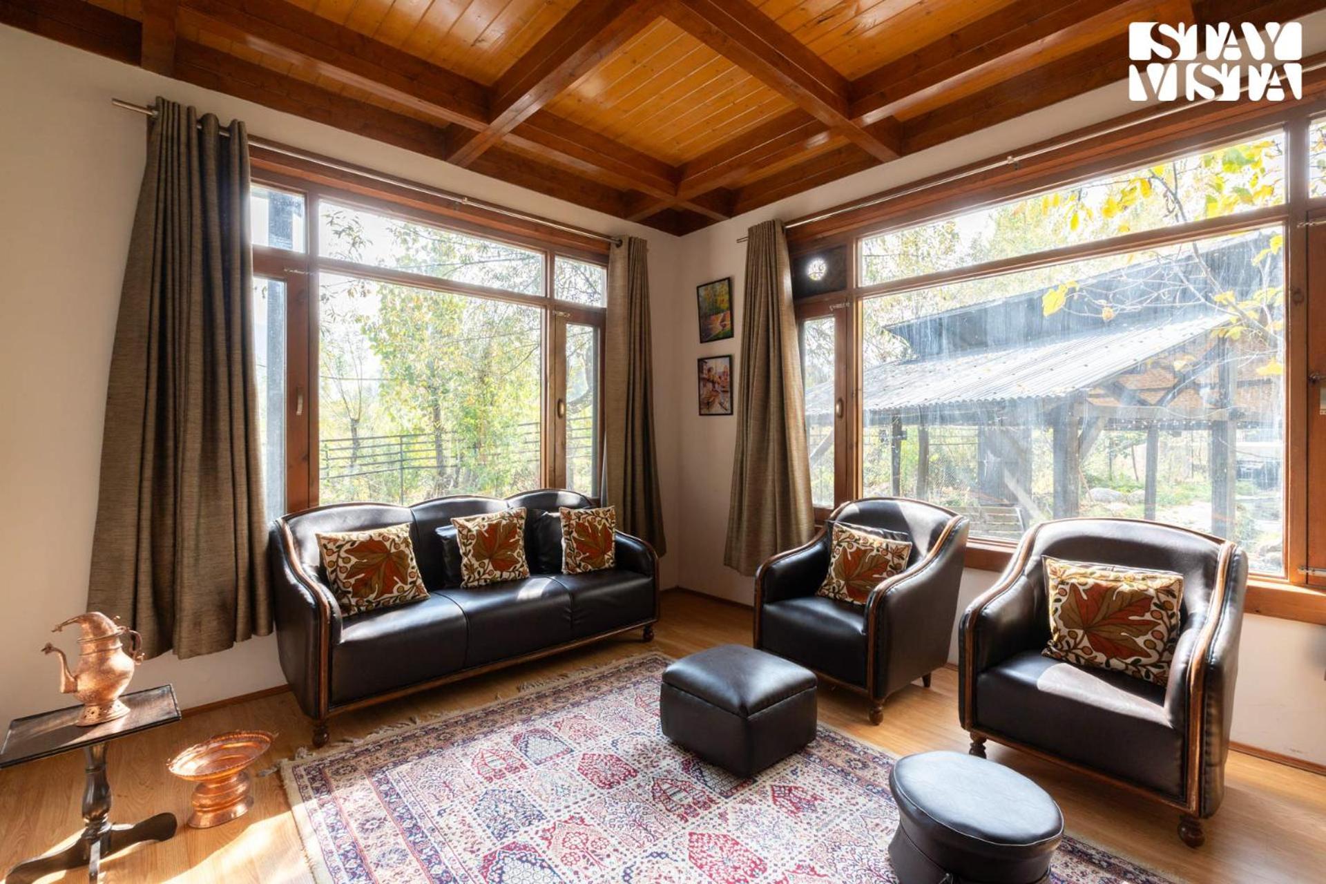 Stayvista At Crystal Creek 2br In With Free Breakfast