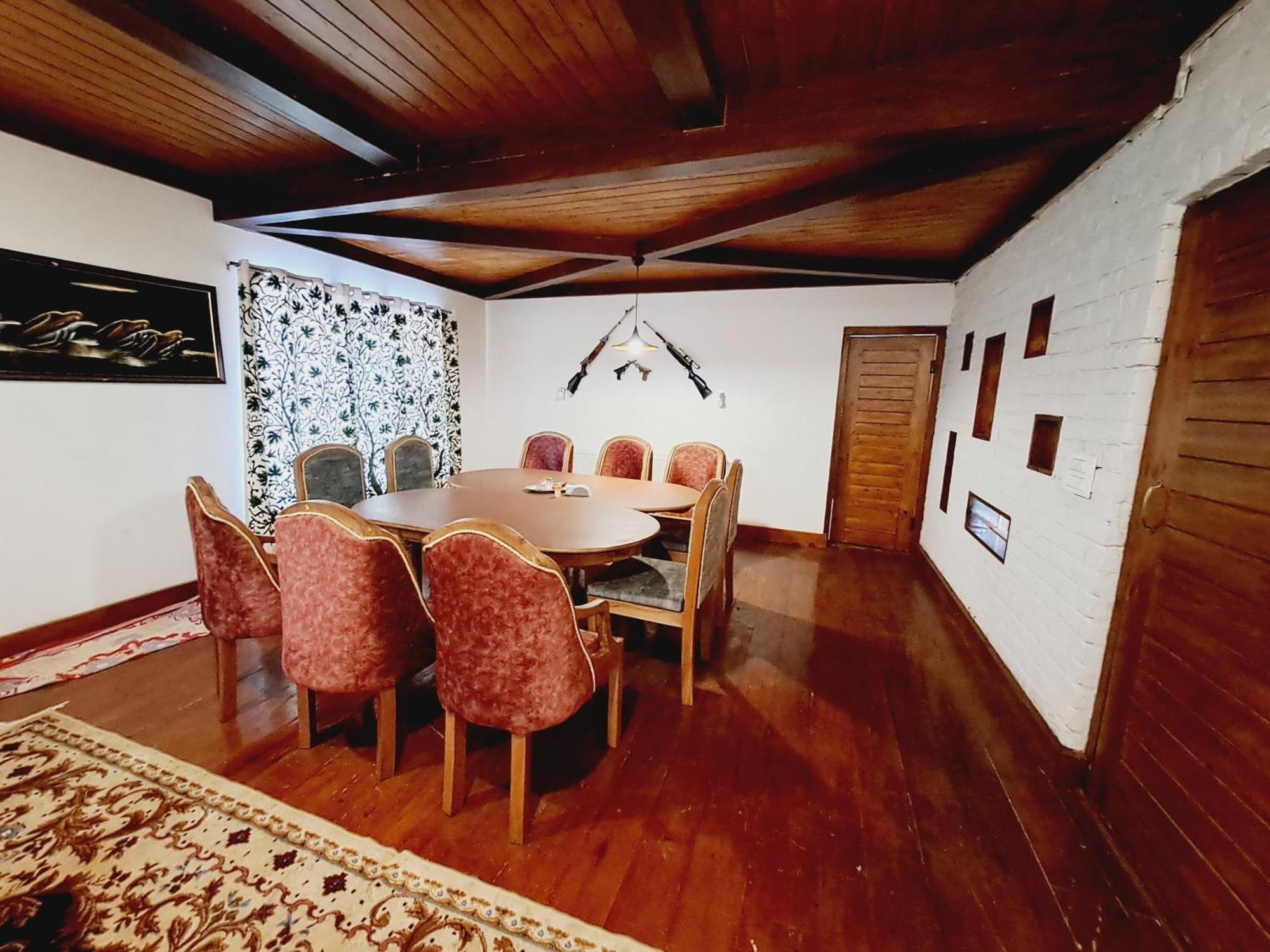 Resort The Trout Stream Gulmarg