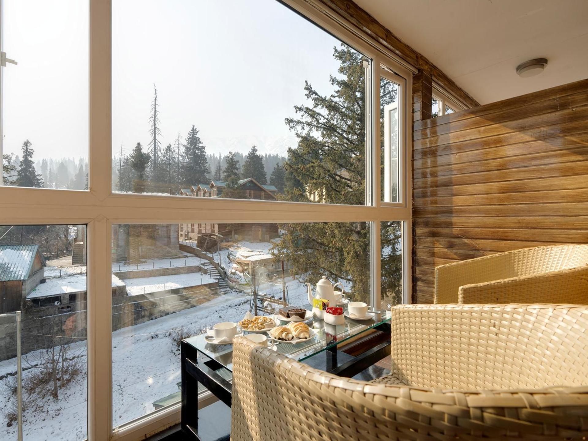 Pine Spring Gulmarg