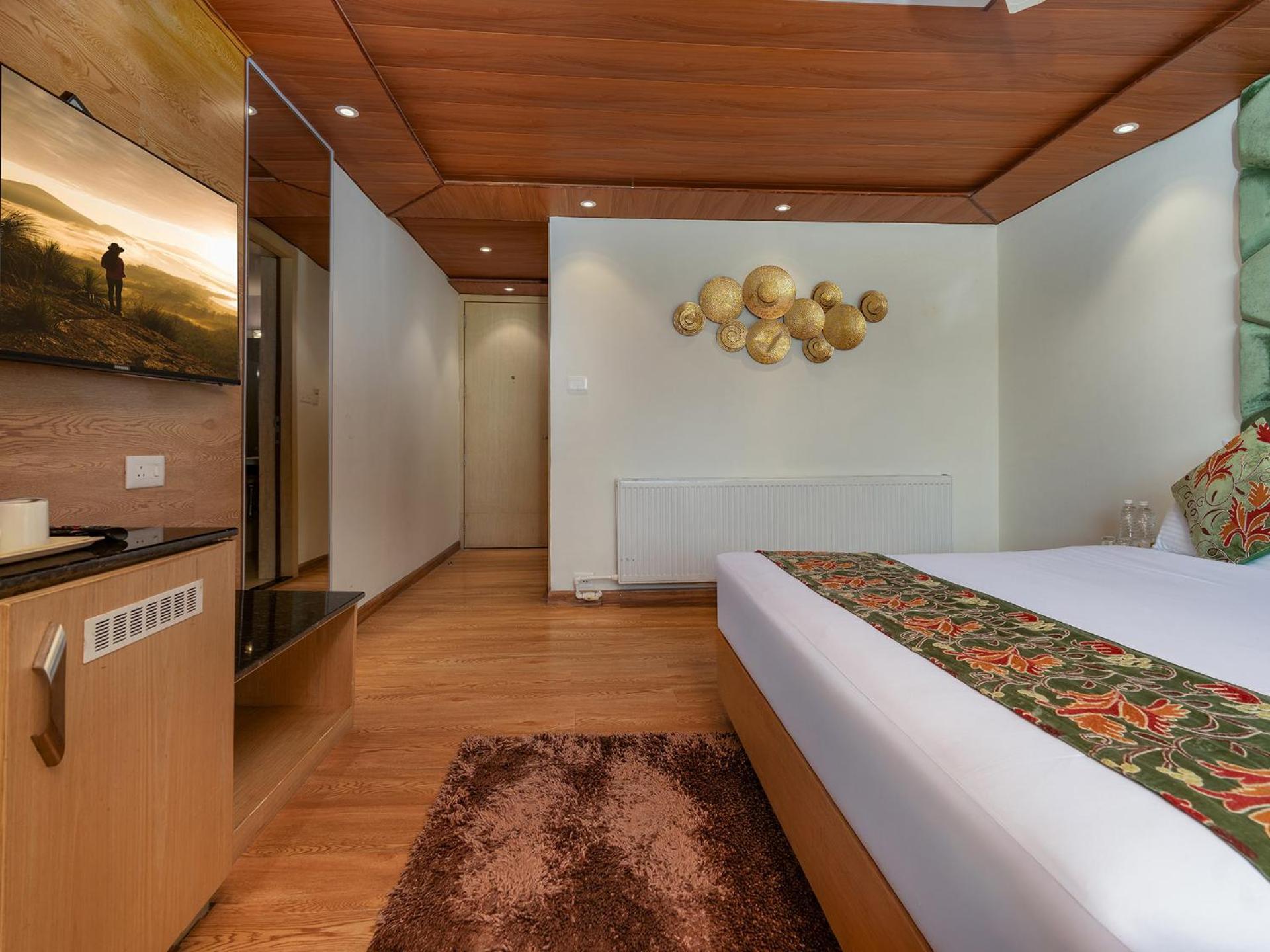 Pine Spring Hotel 4*