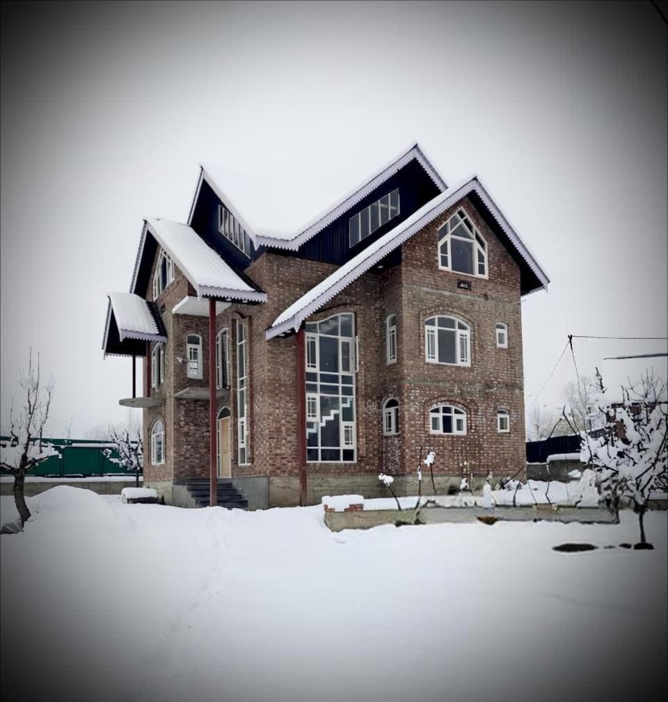 Orchard * Gulmarg