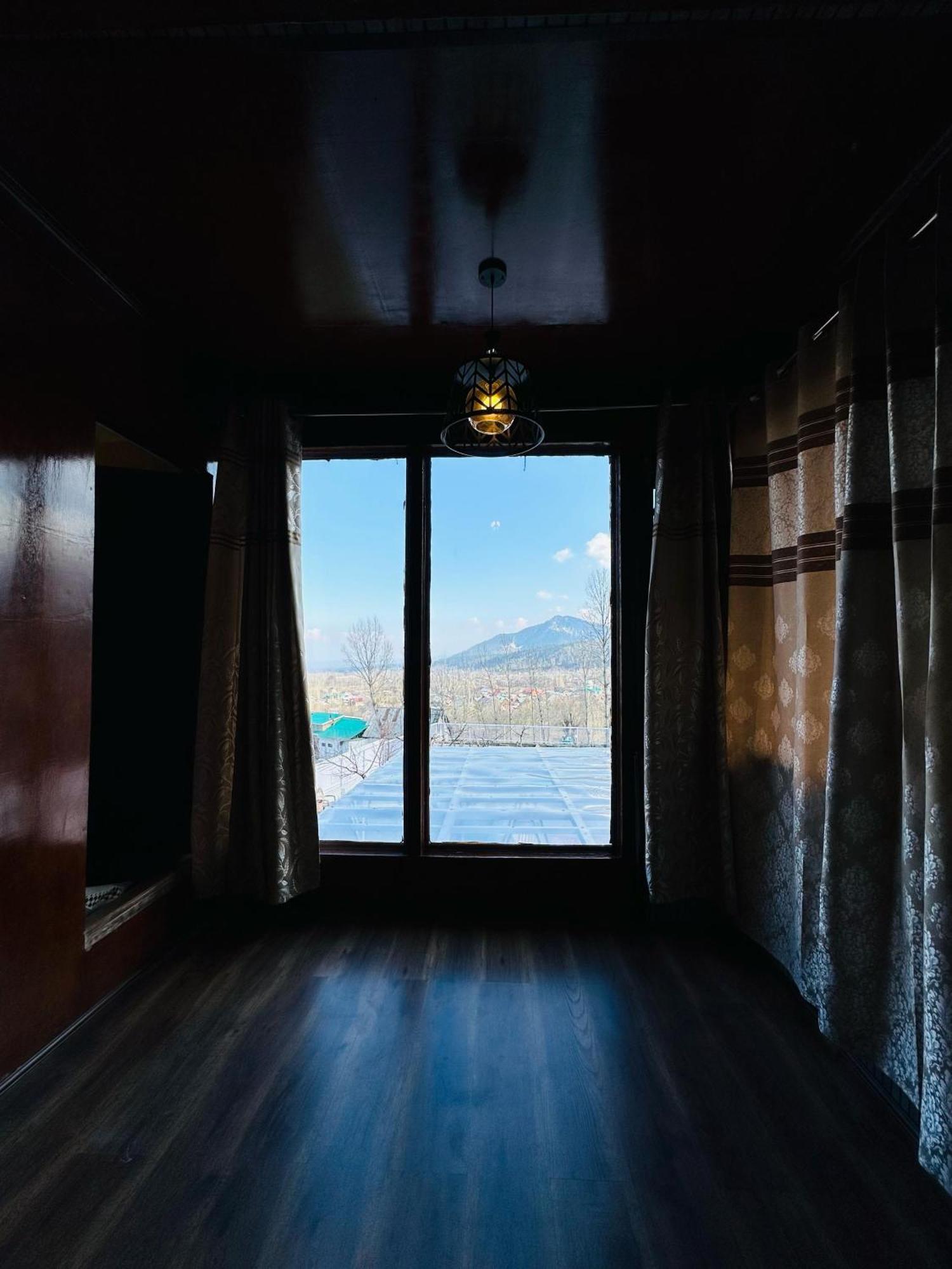 Hotel Id Gulmarg