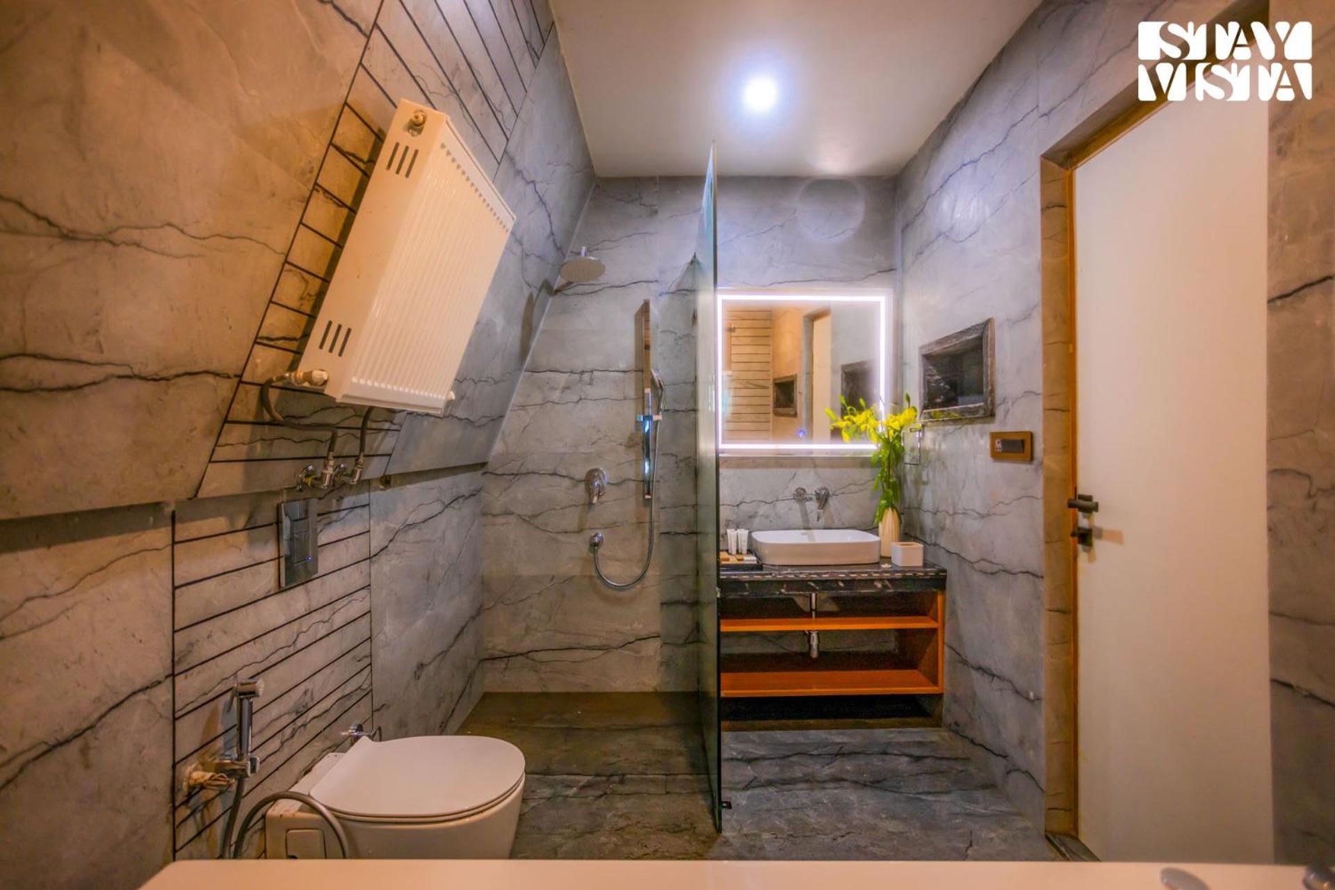 Stayvista's Frozen Fall At Frostflare - Jacuzzi Villa *
