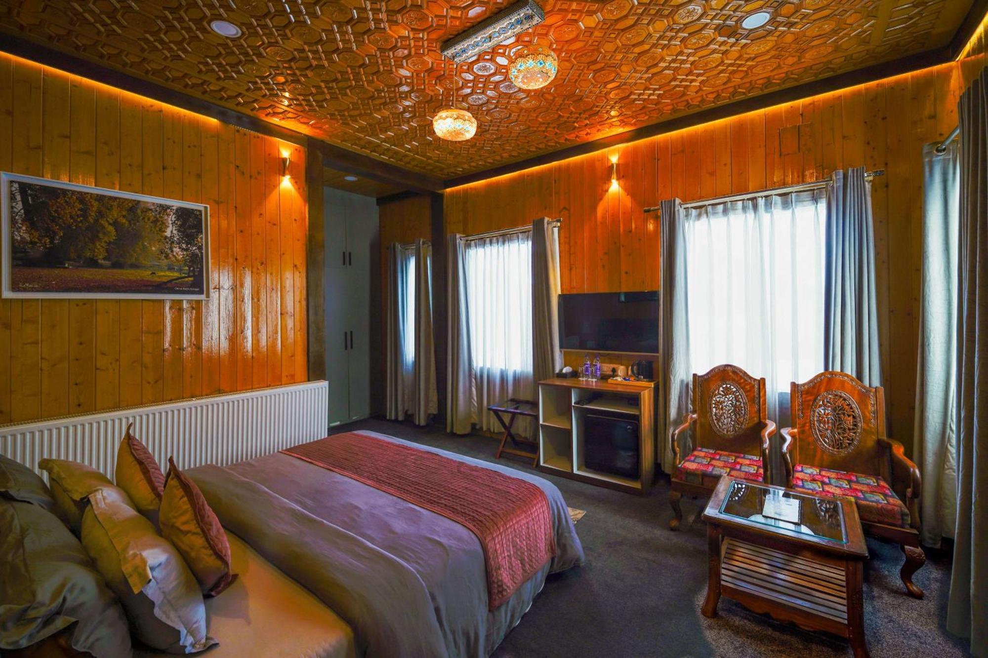 Hotel Woods By Pattern 3*