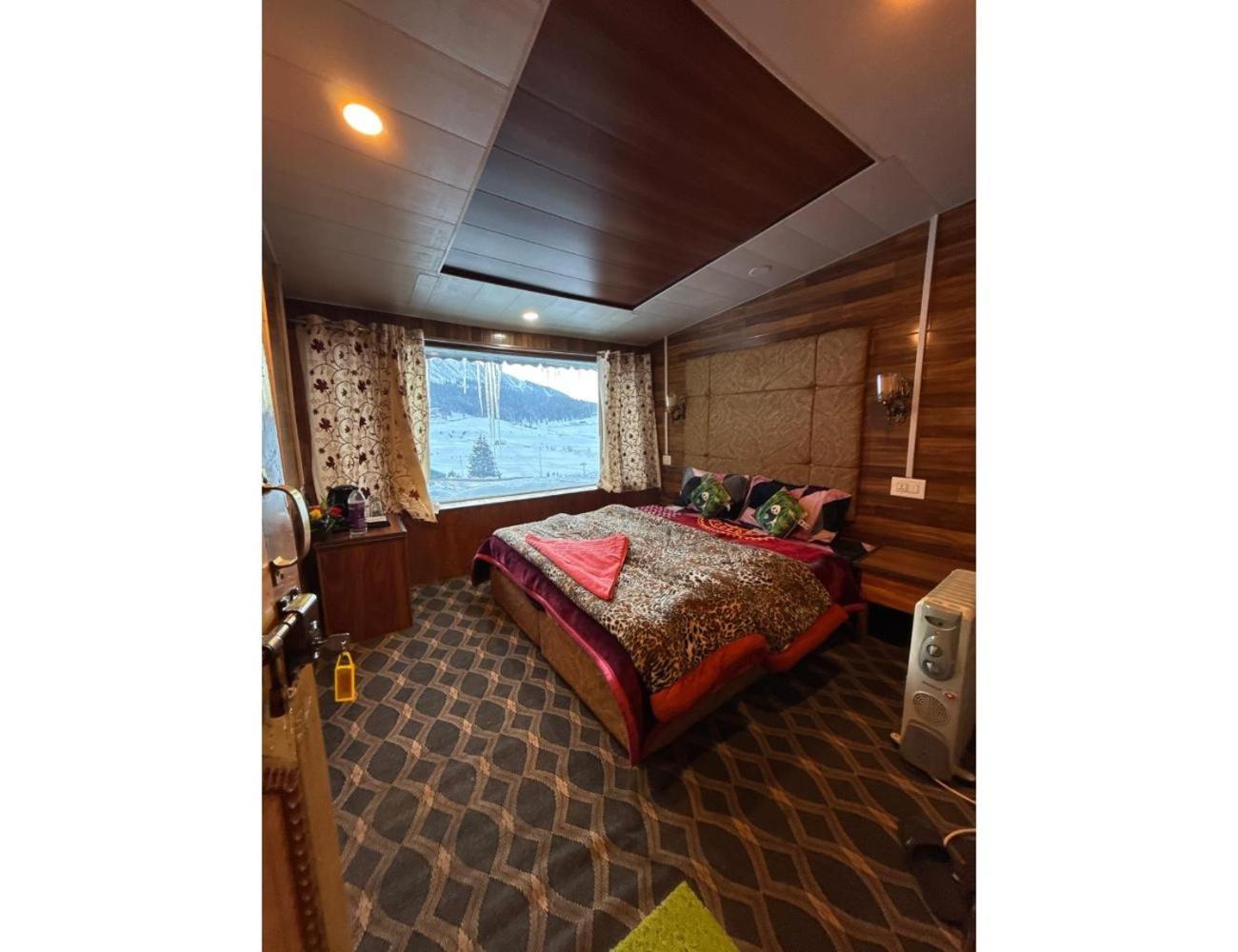 Homestay Global & Restaurant, Gulmarg