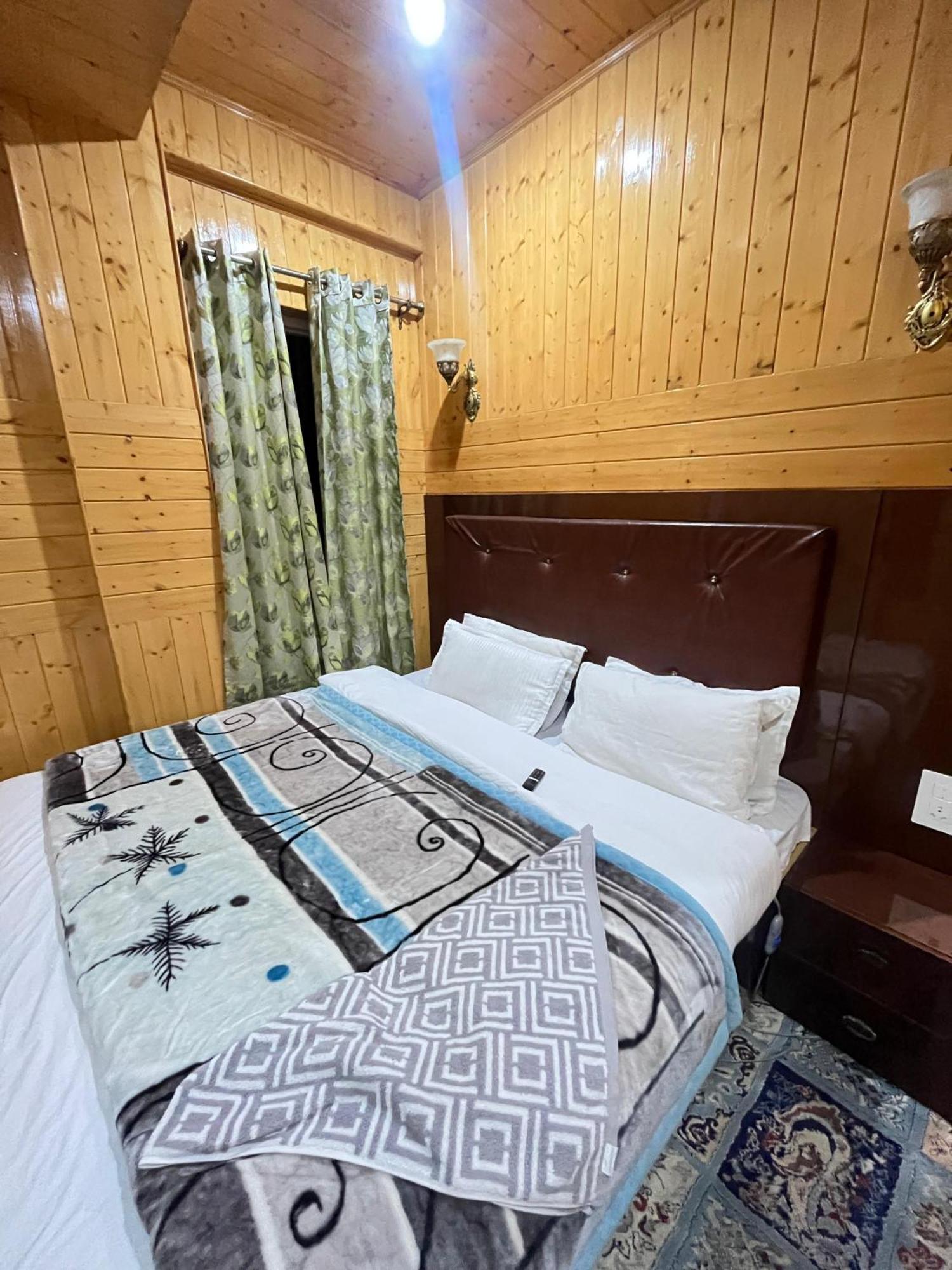 New Kashmir Guest house *