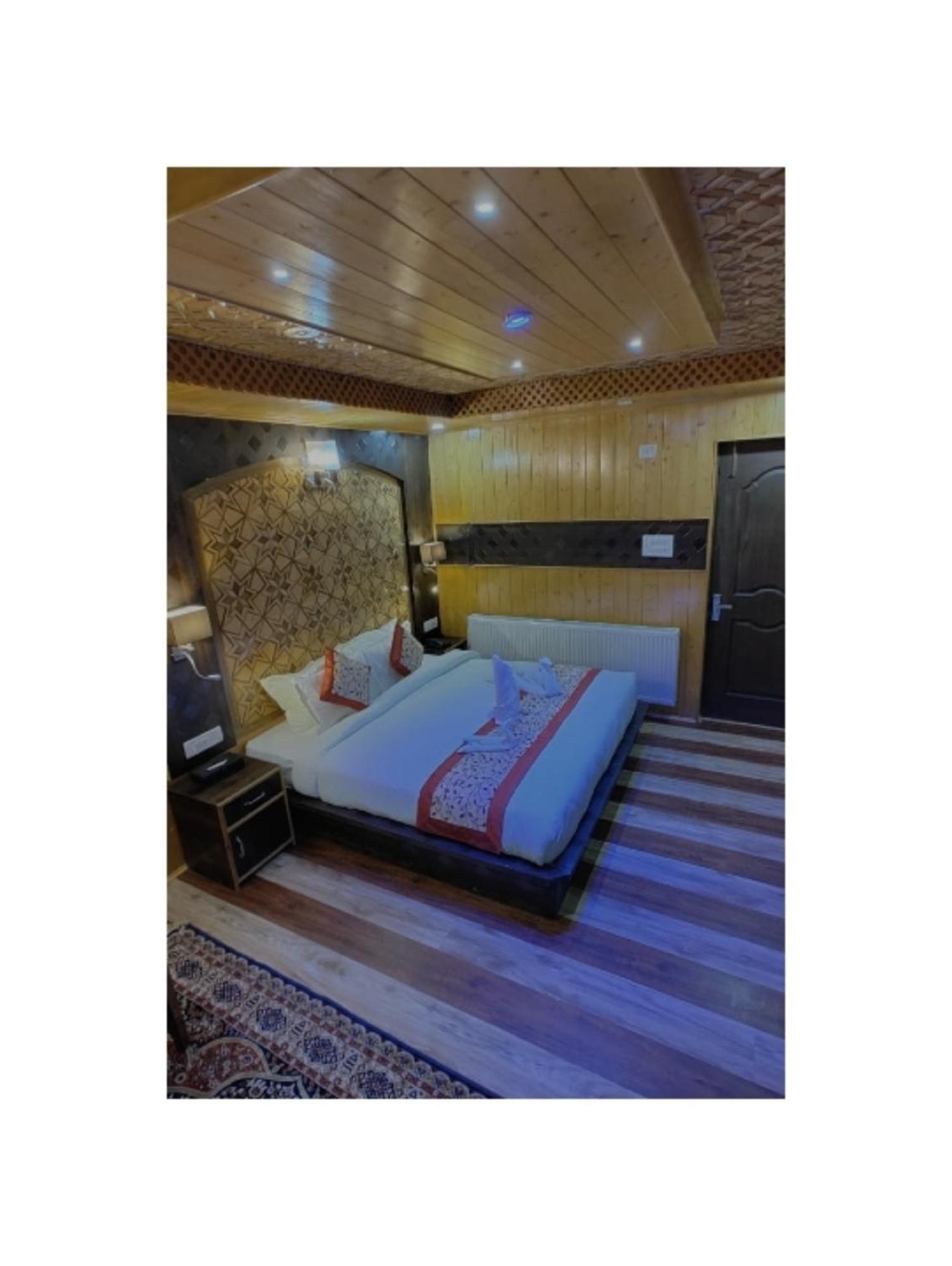 Hotel Shanu Premium