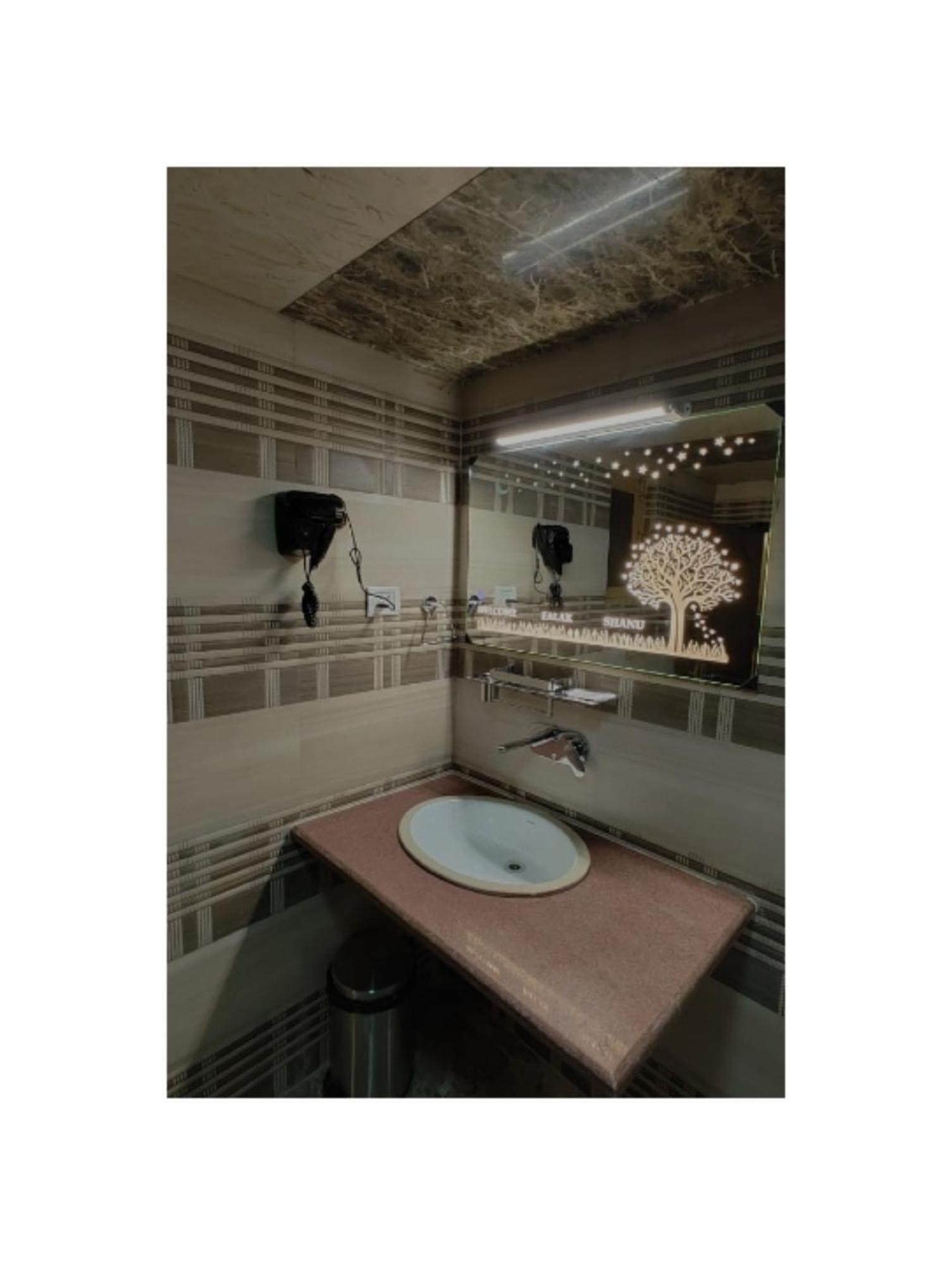 Hotel Shanu Premium 3*