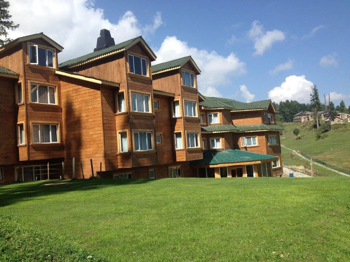 Kolahoi Heights, 3*