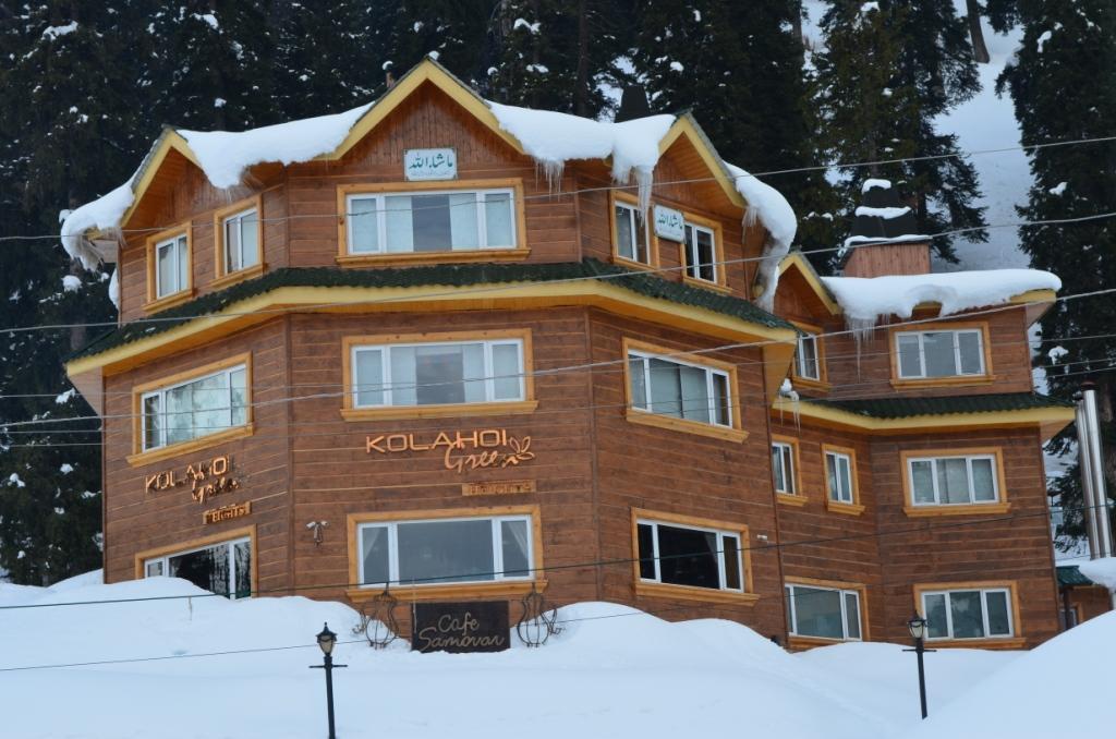 Resort Kolahoi Heights,