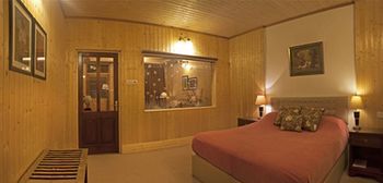 Lodge Nedous *