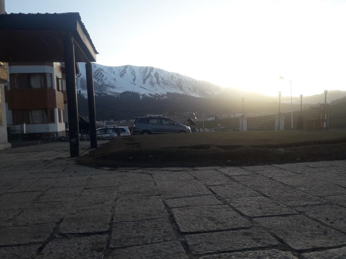 Hotel Gulmarg Inn Gulmarg