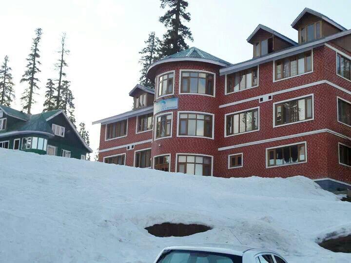 Fluorescence And Restaurant Hotel 3*