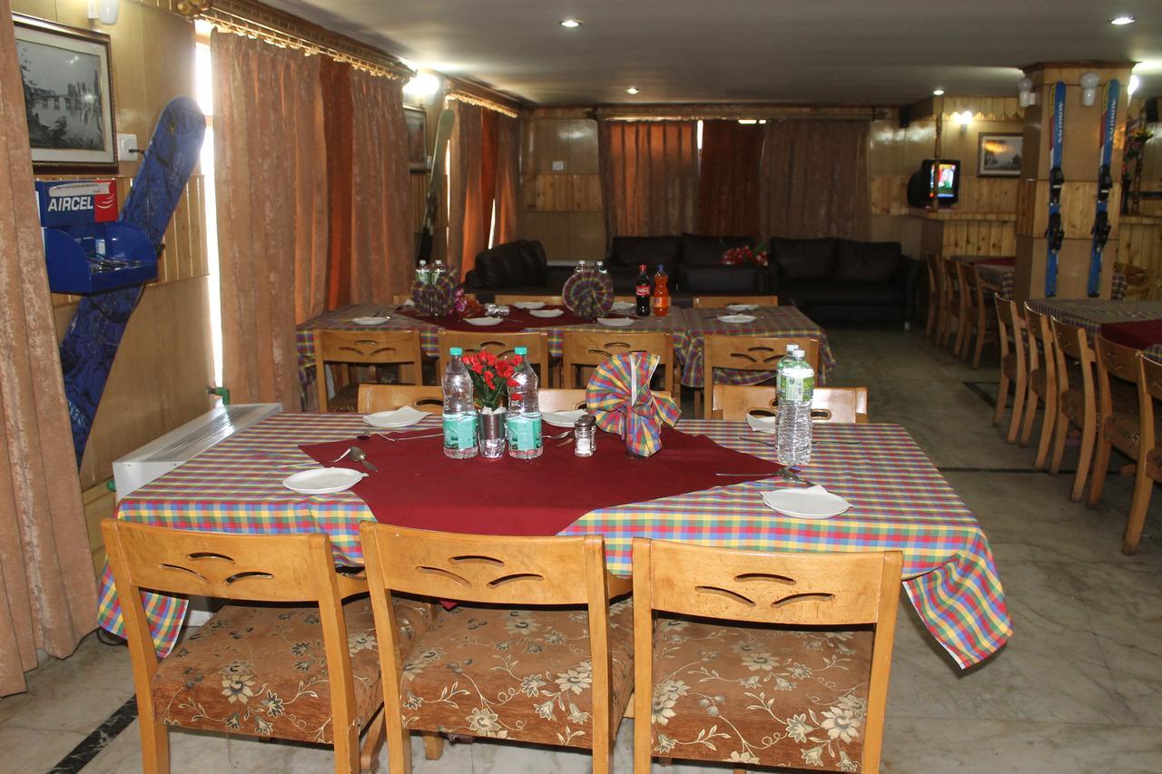Fluorescence And Restaurant Hotel Gulmarg