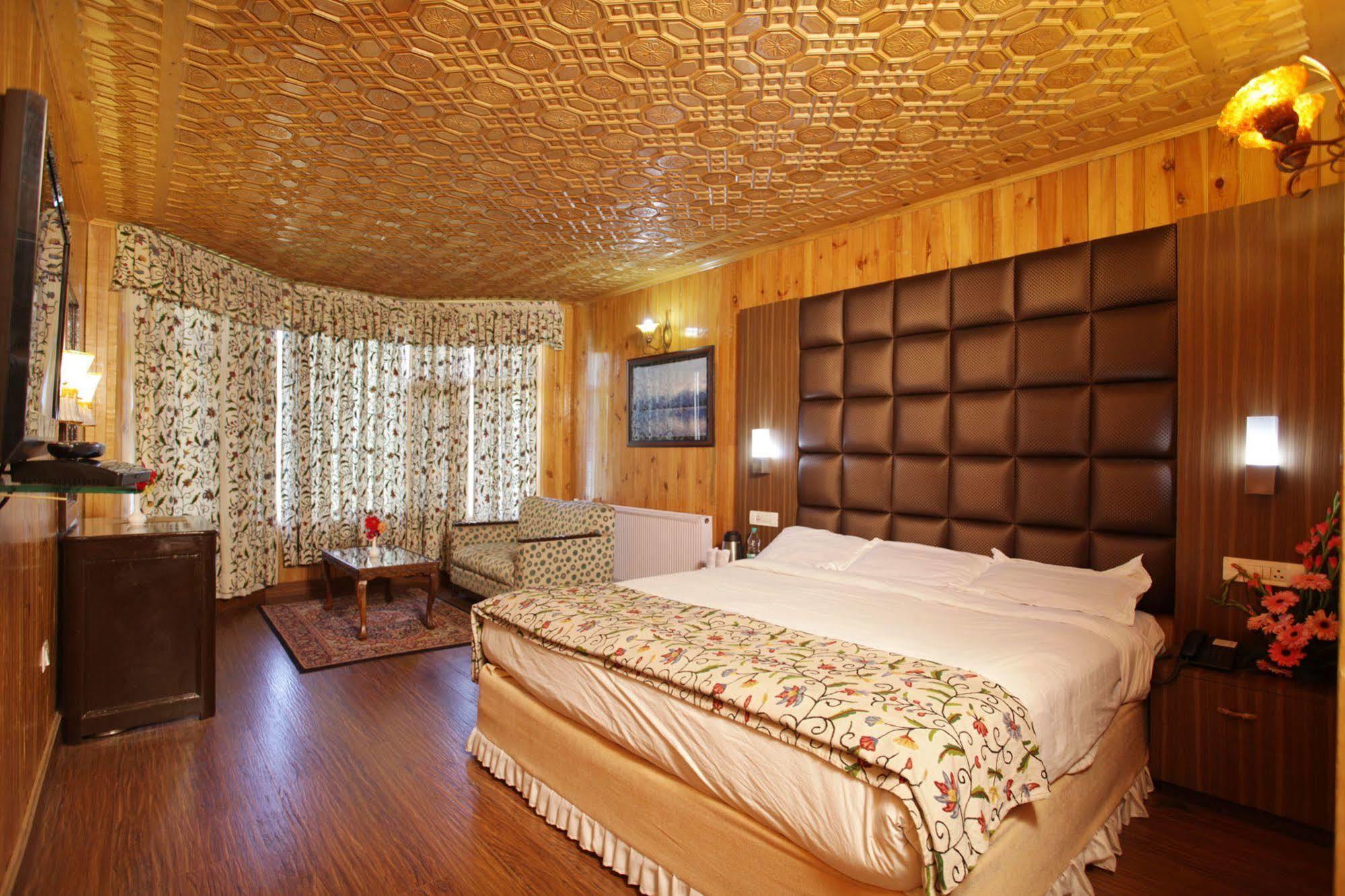 Grand Mumtaz Resorts,gulmarg Resort Gulmarg