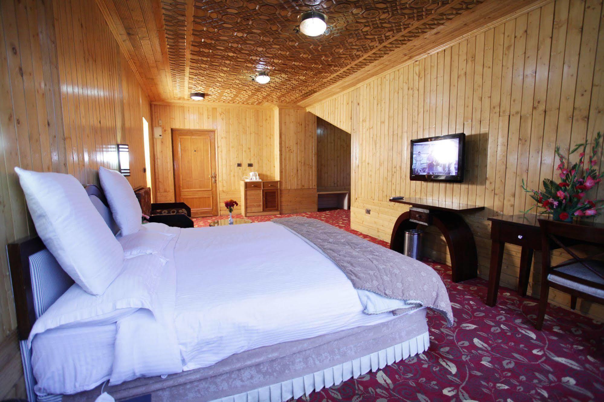 Grand Mumtaz Resorts,gulmarg Resort Gulmarg