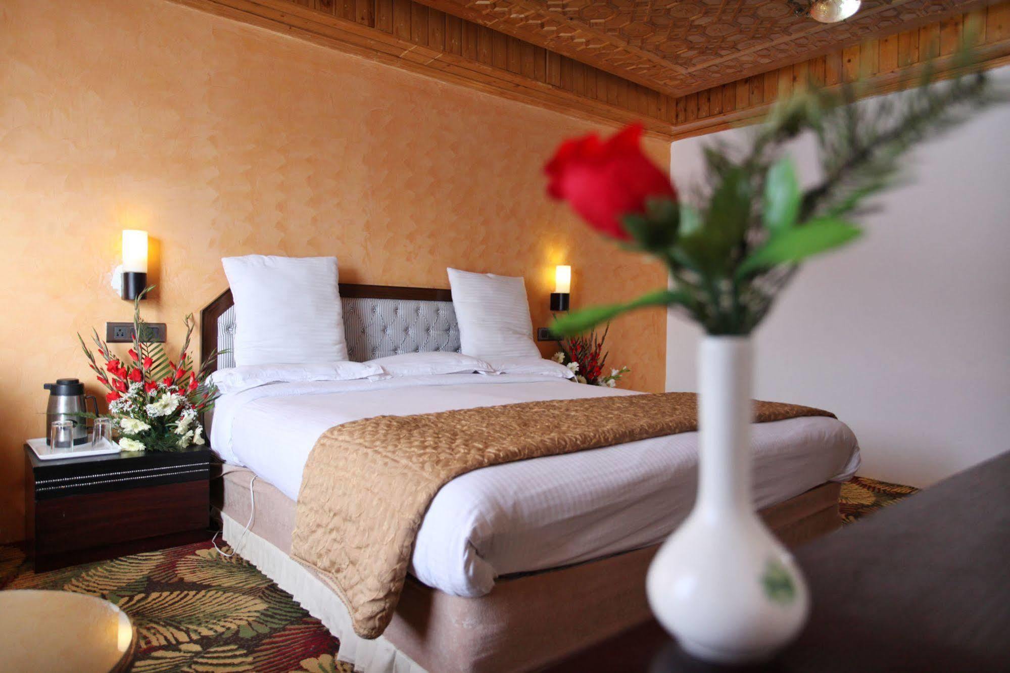 Grand Mumtaz Resorts,gulmarg 4*