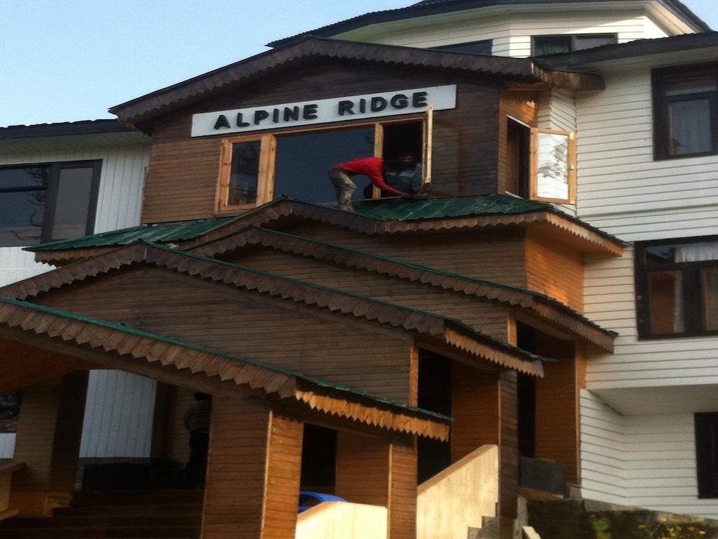Alpine Ridge Hotel 3*