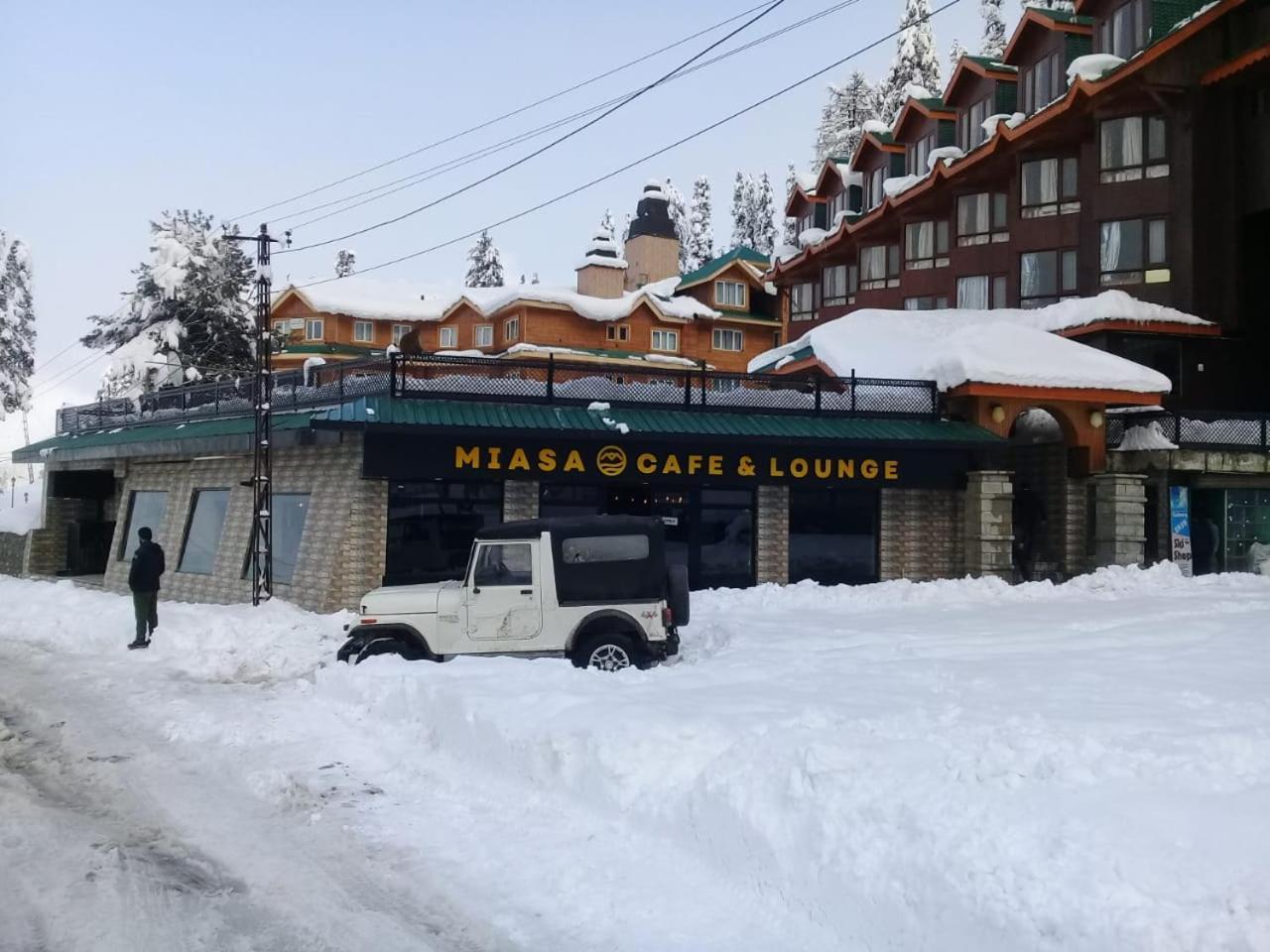 Hilltop Gulmarg Hotel Gulmarg
