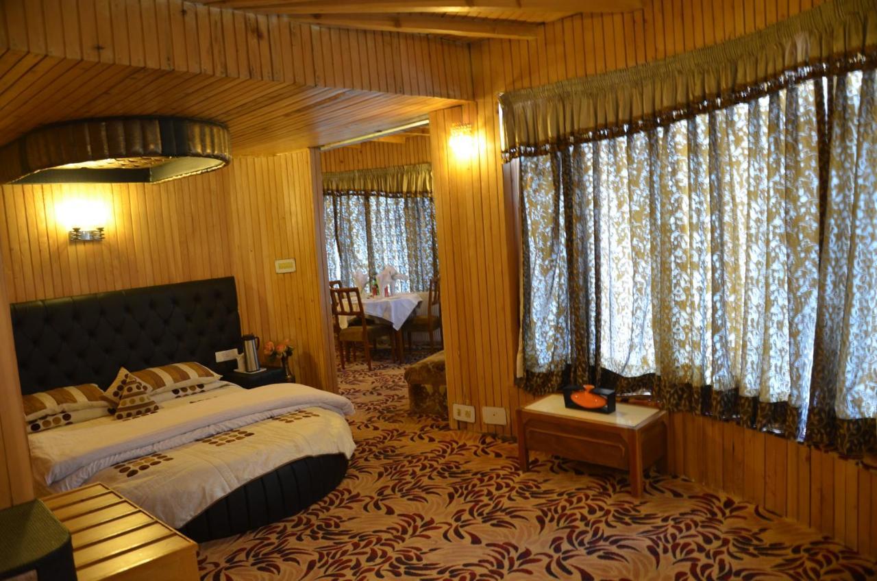 Hilltop Gulmarg Hotel