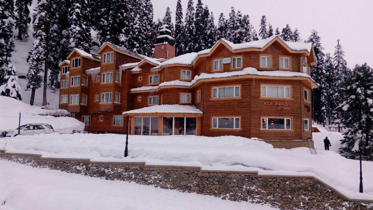 Kolahoi Heights, 3*