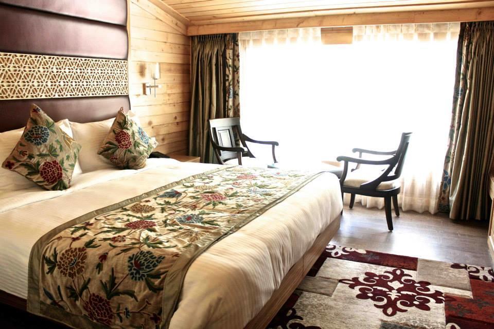 Kolahoi Heights, Resort