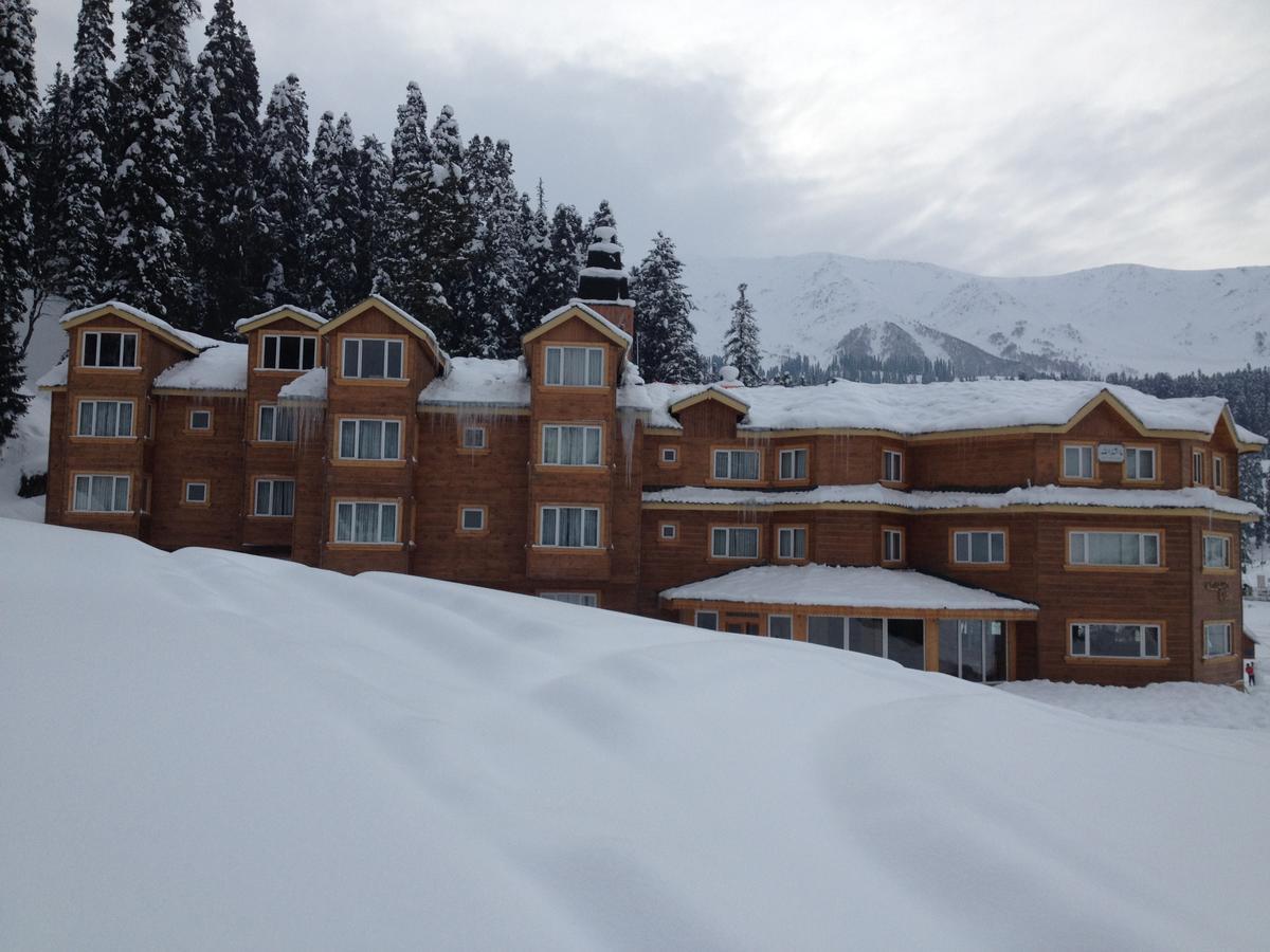 Resort Kolahoi Heights,